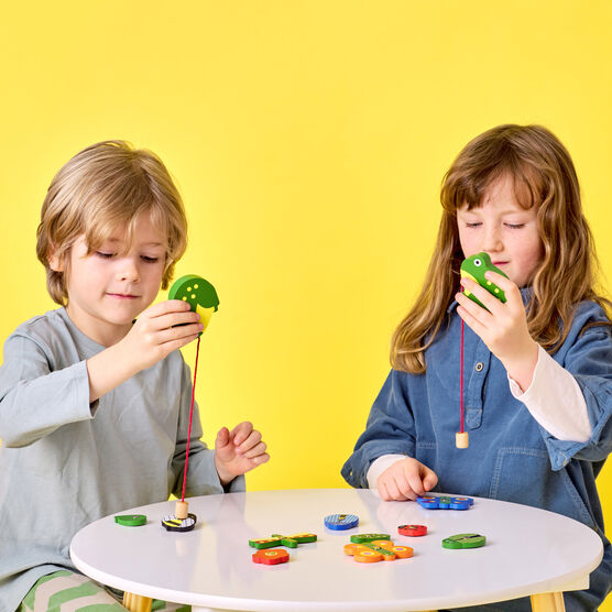 Frog bug catch fishing game